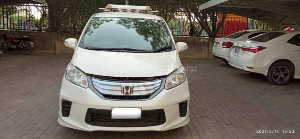 Honda Freed 2013 for Sale in Islamabad Image-1