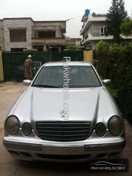 Mercedes Benz E Class 2001 for Sale in Islamabad Image-1