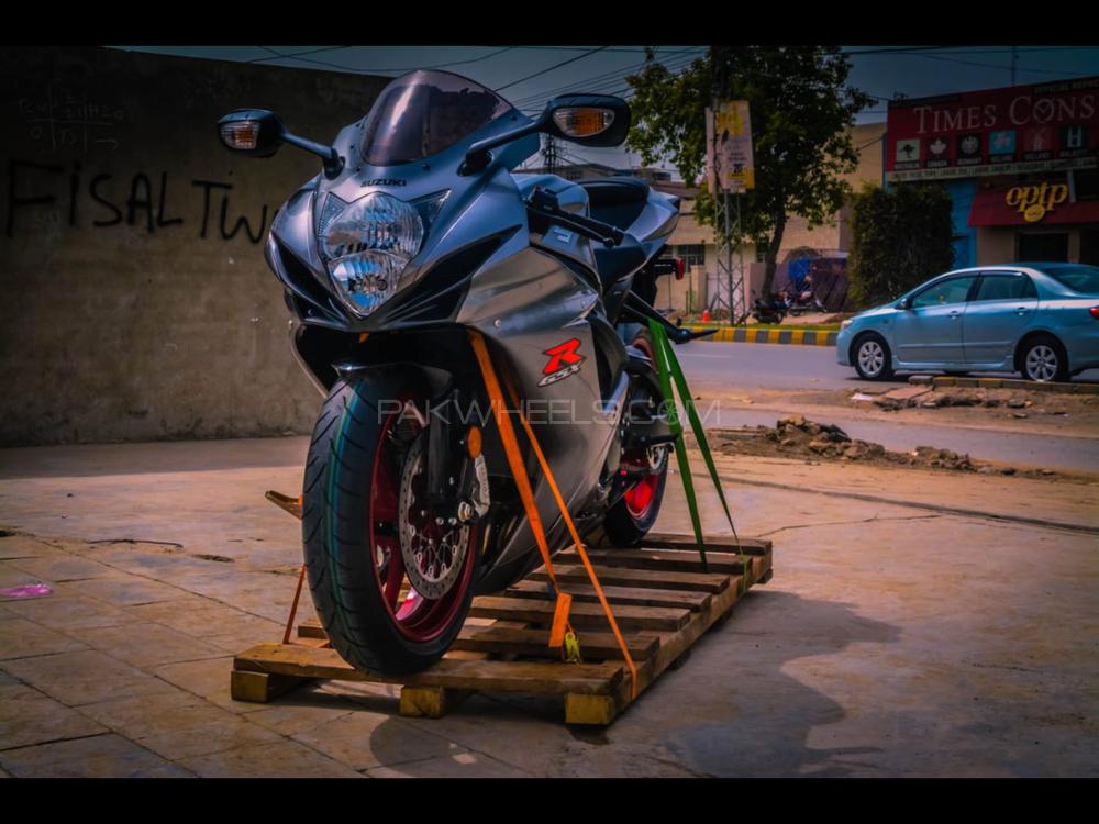 سوزوکی GSX-R600 2018 for Sale سوزوکی GSX-R600 2018 for Sale Image-2