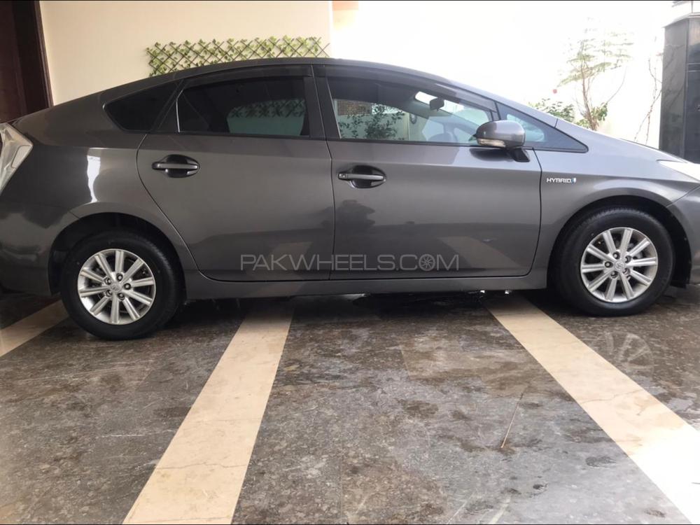 Toyota Prius 2014 for Sale in Sahiwal Toyota Prius 2014 for Sale in Sahiwal Image-4