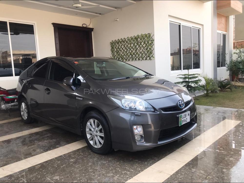 Toyota Prius 2014 for Sale in Sahiwal Toyota Prius 2014 for Sale in Sahiwal Image-11