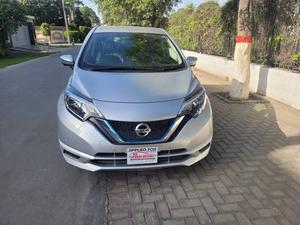 Slide nissan note medalist 2018 48938544