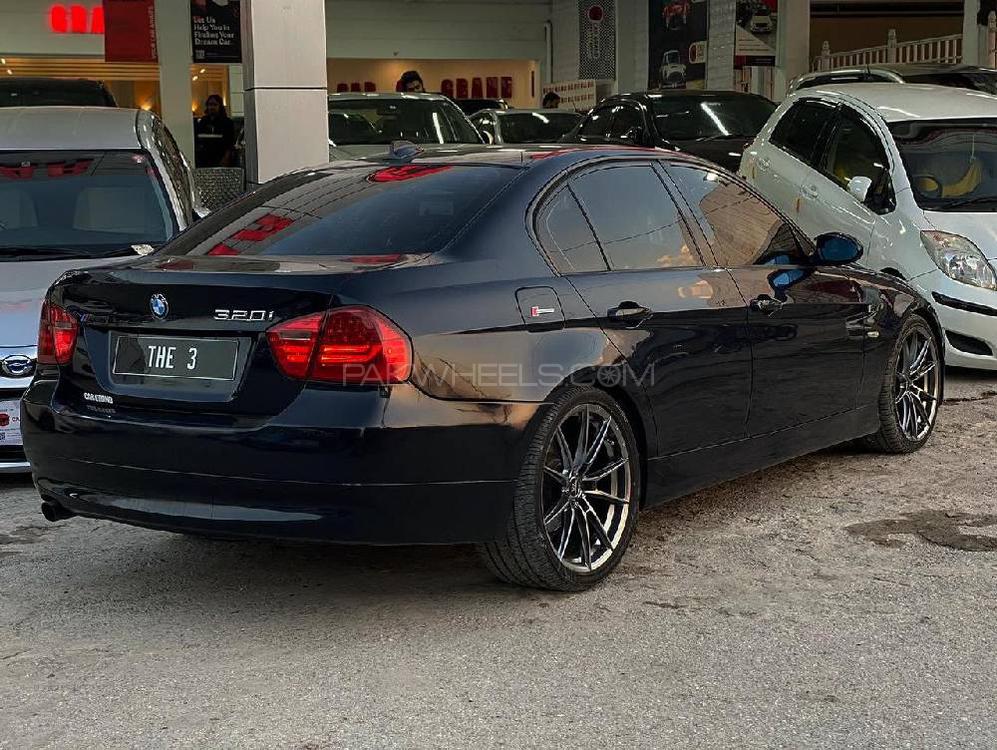 بی ایم ڈبلیو 3 سیریز 2006 for Sale in پشاور بی ایم ڈبلیو 3 سیریز 2006 for Sale in پشاور Image-3