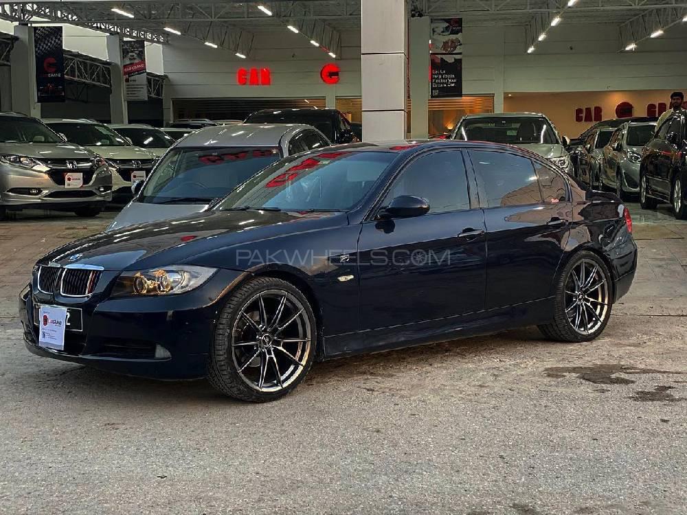 بی ایم ڈبلیو 3 سیریز 2006 for Sale in پشاور بی ایم ڈبلیو 3 سیریز 2006 for Sale in پشاور Image-5