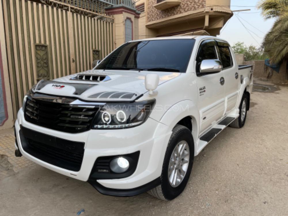 Toyota Hilux 2014 for Sale in Hyderabad Image-1
