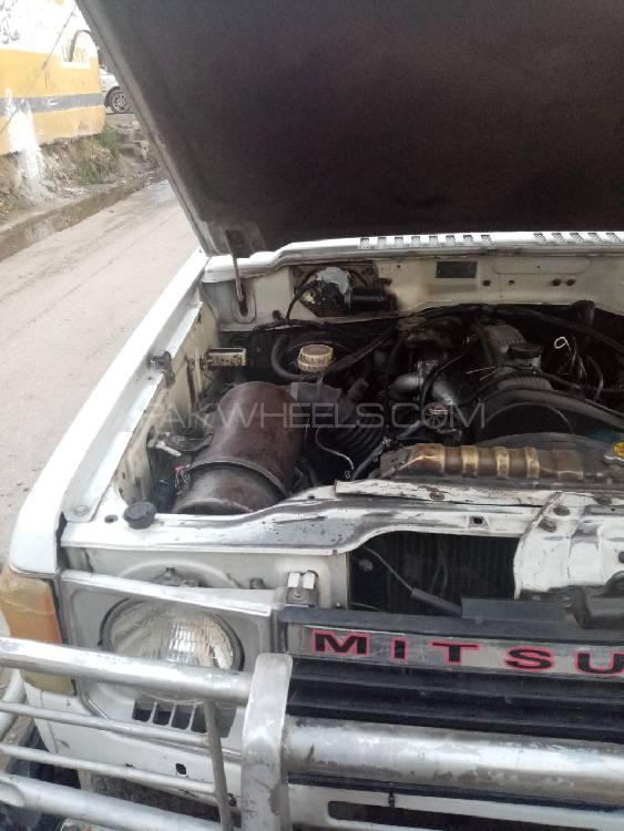 Mitsubishi Pajero 1987 for Sale in Peshawar Image-1
