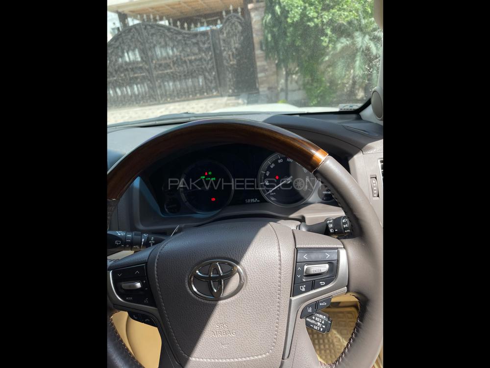 Toyota Land Cruiser 2016 for Sale in Gujranwala Toyota Land Cruiser 2016 for Sale in Gujranwala Image-18