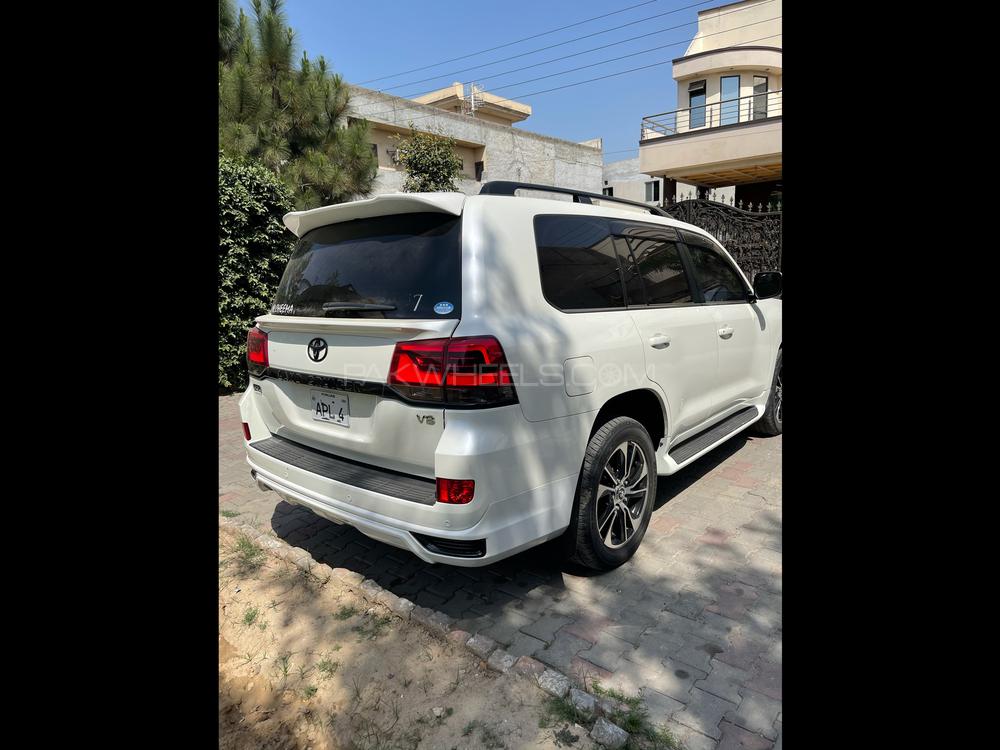 Toyota Land Cruiser 2016 for Sale in Gujranwala Toyota Land Cruiser 2016 for Sale in Gujranwala Image-19