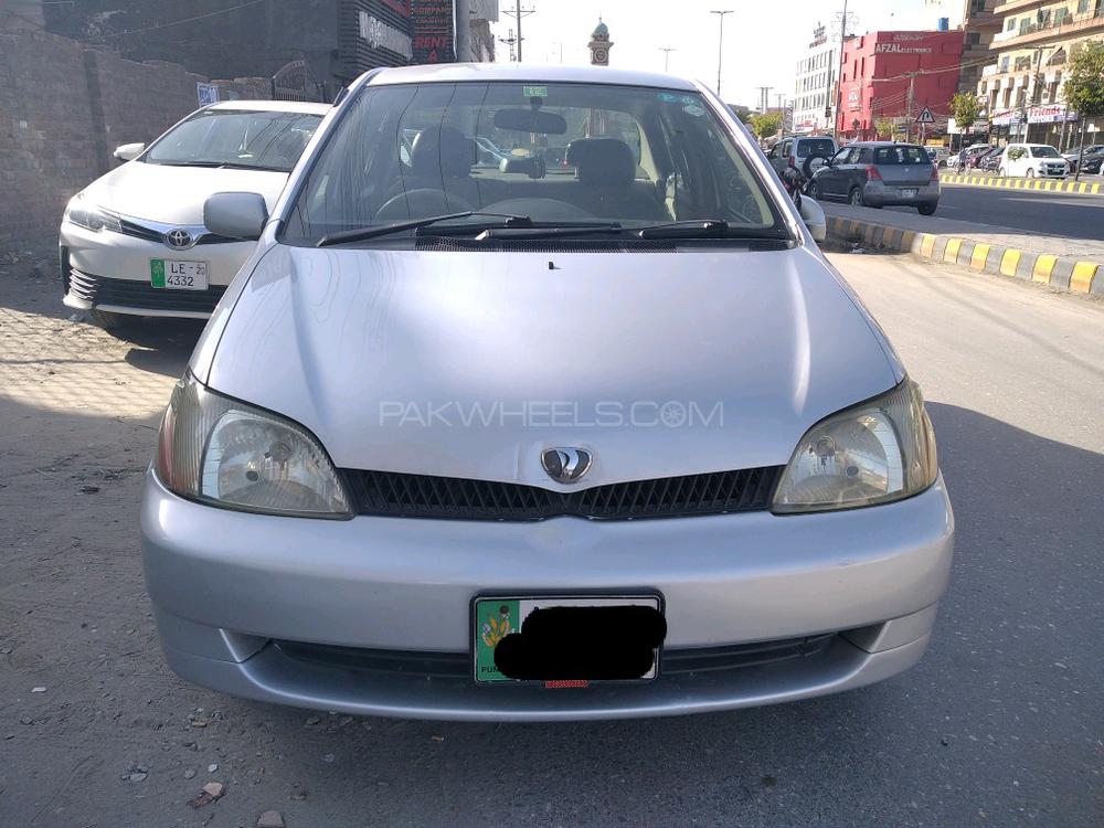 Toyota Platz 2000 for Sale in Lahore Image-1