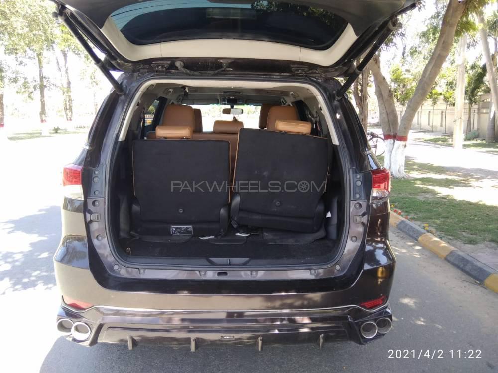 Toyota Fortuner 2018 for Sale in Lahore Toyota Fortuner 2018 for Sale in Lahore Image-16