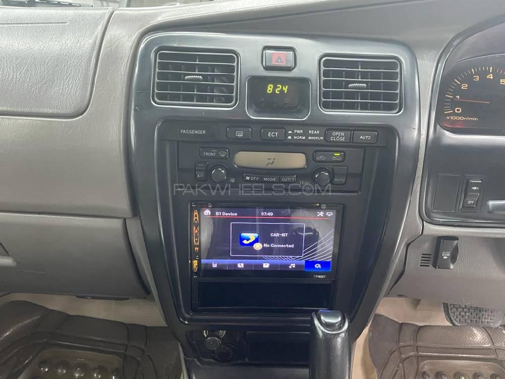 Toyota Surf 2001 for Sale in Rawalpindi Toyota Surf 2001 for Sale in Rawalpindi Image-11