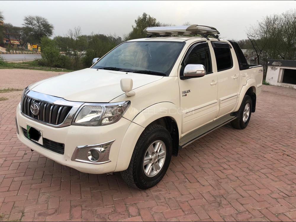 ٹویوٹا ہائیلکس 2013 for Sale in گجرات ٹویوٹا ہائیلکس 2013 for Sale in گجرات Image-3
