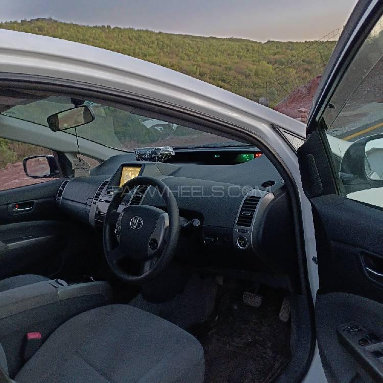 ٹویوٹا پریوس الفا 2007 for Sale in اسلام آباد ٹویوٹا پریوس الفا 2007 for Sale in اسلام آباد Image-4