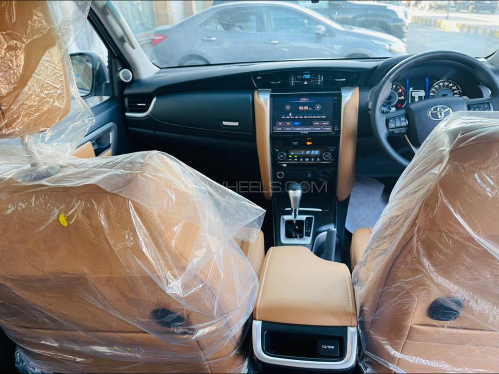 Toyota Fortuner 2021 for Sale in Mansehra Toyota Fortuner 2021 for Sale in Mansehra Image-5