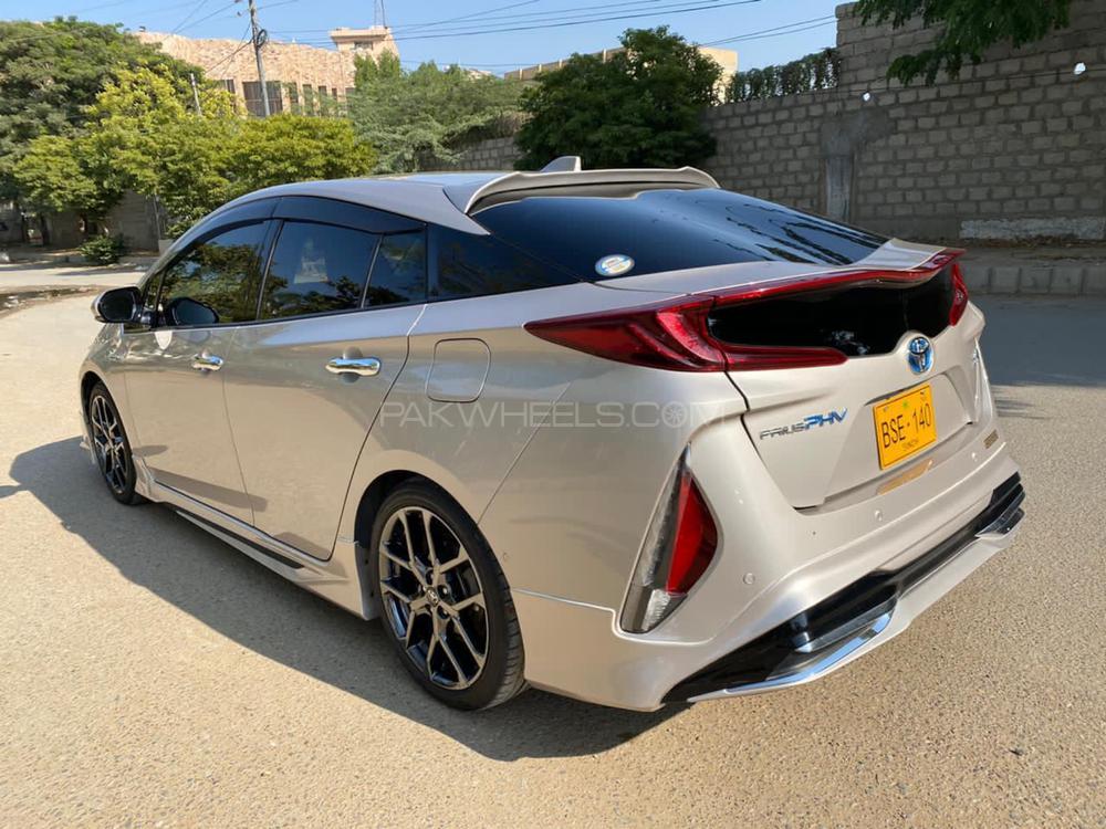 Toyota Prius 2017 for Sale in Karachi Toyota Prius 2017 for Sale in Karachi Image-5