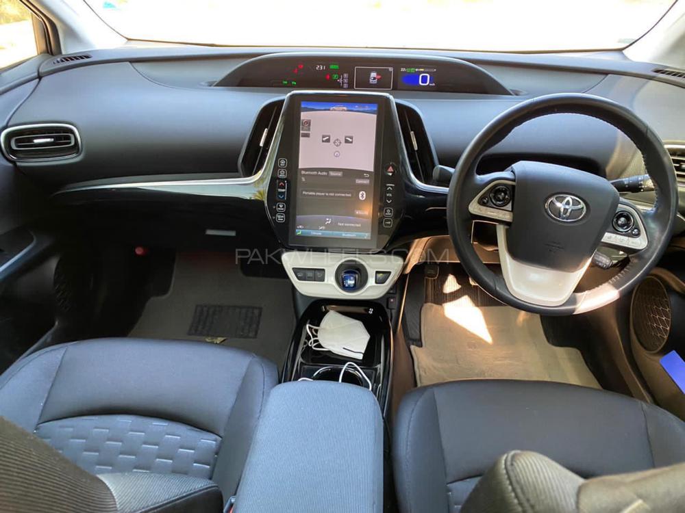 Toyota Prius 2017 for Sale in Karachi Toyota Prius 2017 for Sale in Karachi Image-7