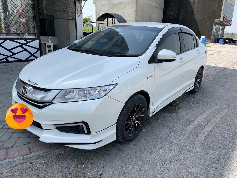 Honda Grace Hybrid 2015 for Sale in Islamabad Honda Grace Hybrid 2015 for Sale in Islamabad Image-5