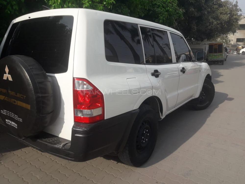 Mitsubishi Pajero 2005 for Sale in Islamabad Image-1