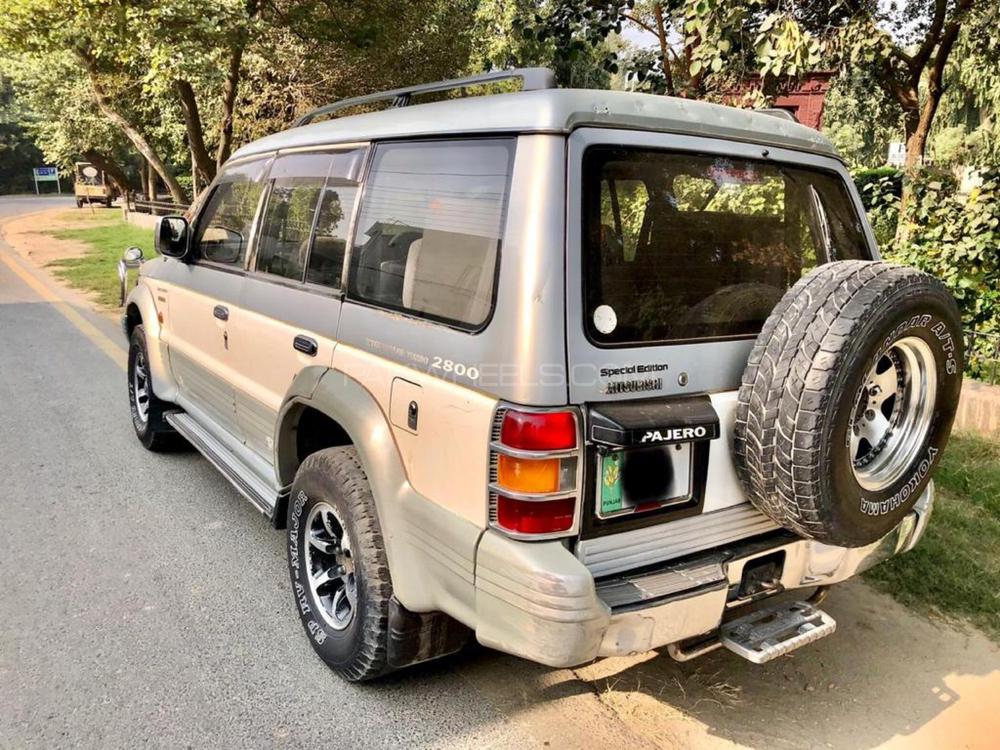 Mitsubishi Pajero 1993 for Sale in Lahore Mitsubishi Pajero 1993 for Sale in Lahore Image-6