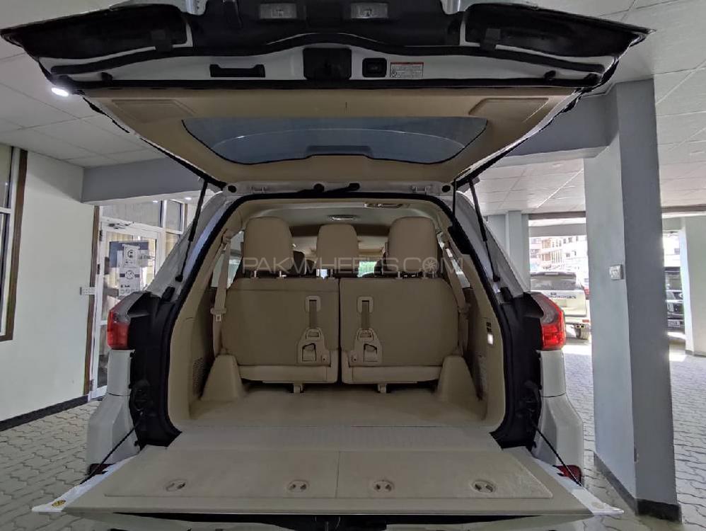 Lexus LX Series 2016 for Sale in Karachi Lexus LX Series 2016 for Sale in Karachi Image-7