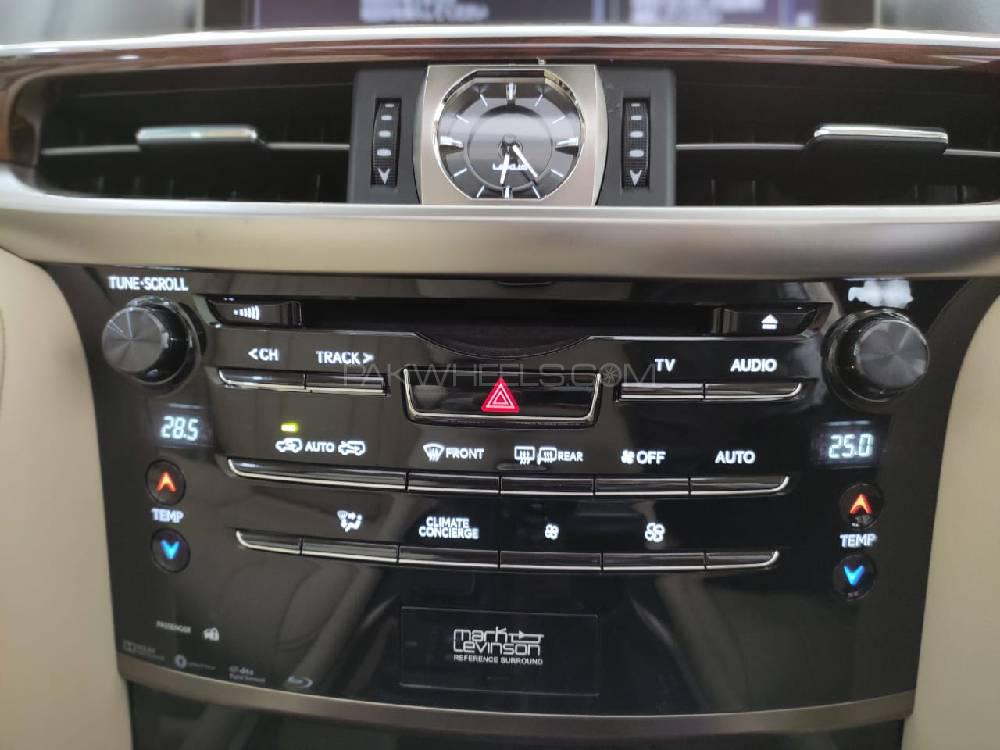 Lexus LX Series 2016 for Sale in Karachi Lexus LX Series 2016 for Sale in Karachi Image-12