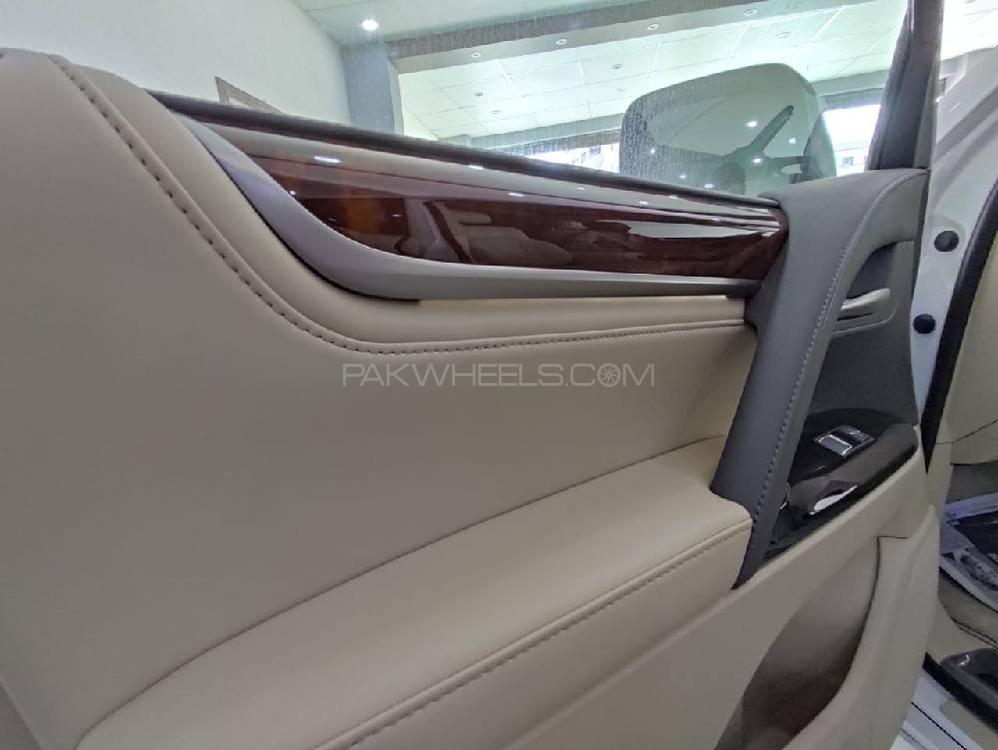 Lexus LX Series 2016 for Sale in Karachi Lexus LX Series 2016 for Sale in Karachi Image-13