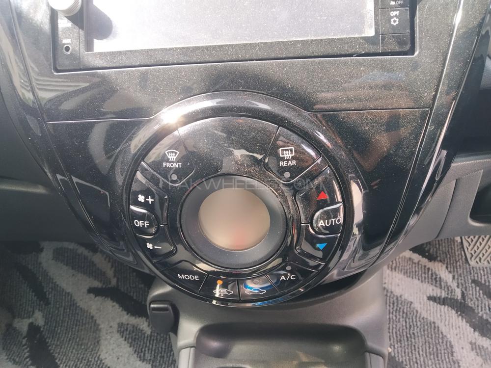 Nissan Note 2017 for Sale in Lahore Nissan Note 2017 for Sale in Lahore Image-13