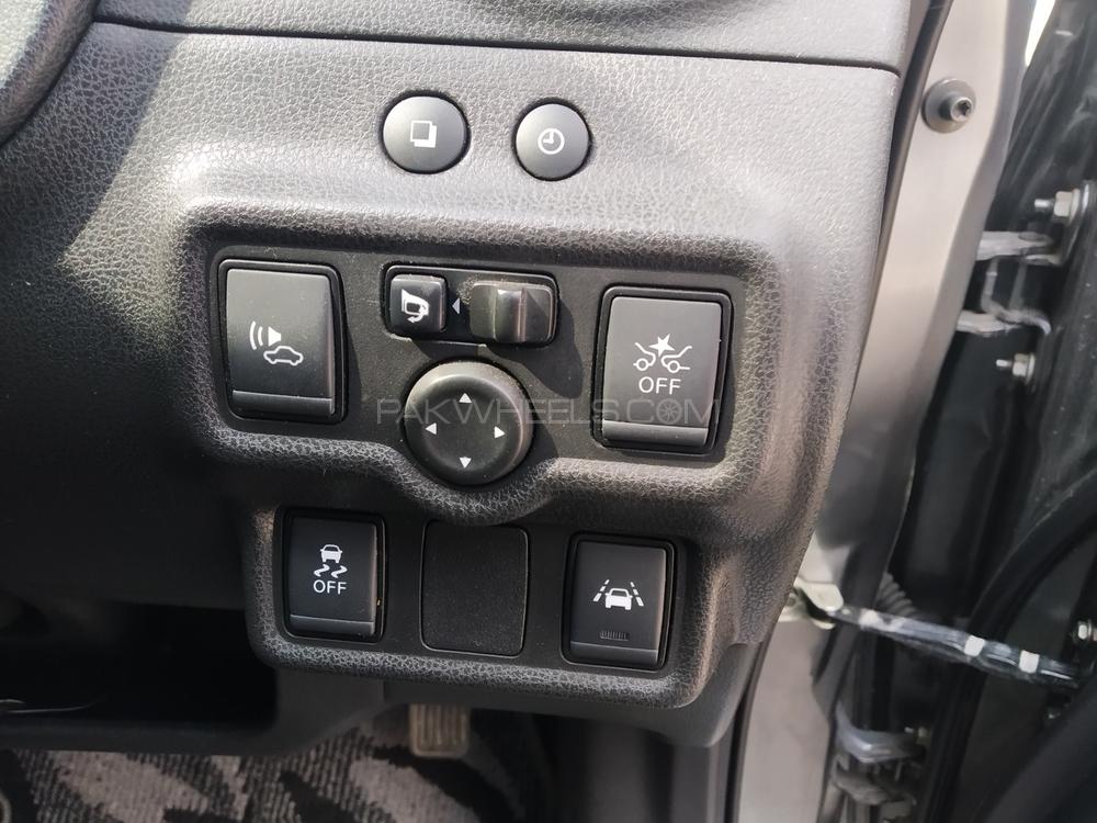 Nissan Note 2017 for Sale in Lahore Nissan Note 2017 for Sale in Lahore Image-17
