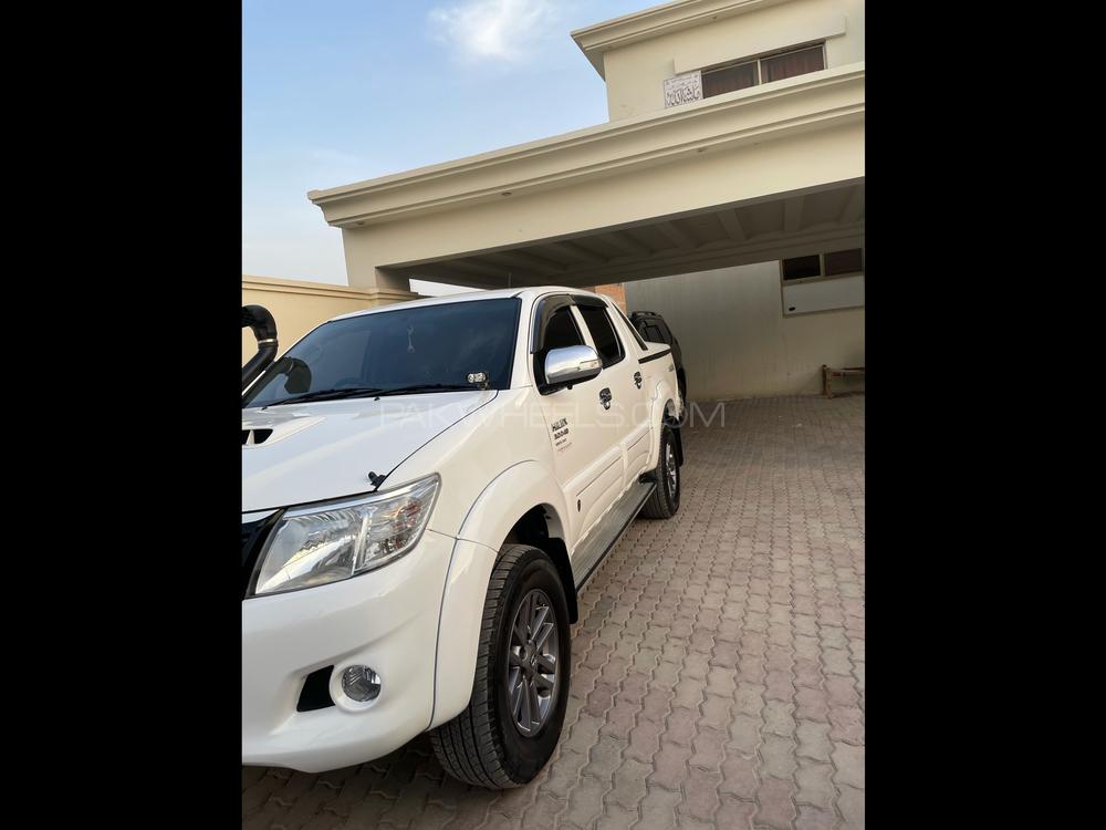 ٹویوٹا ہائیلکس 2011 for Sale in ملتان ٹویوٹا ہائیلکس 2011 for Sale in ملتان Image-5