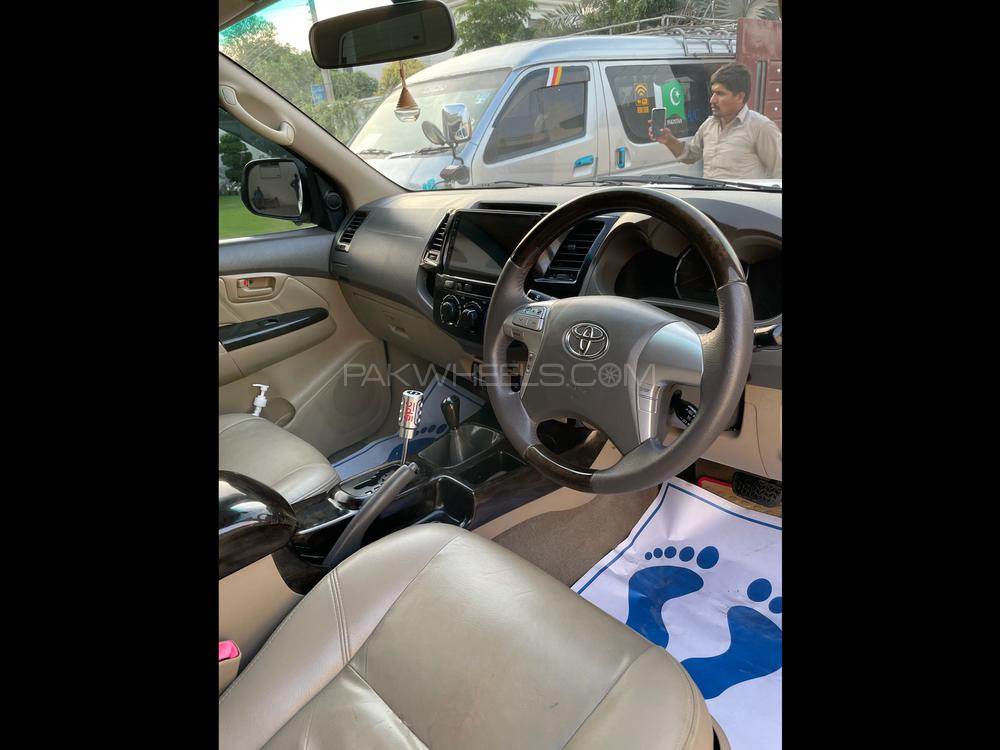 ٹویوٹا ہائیلکس 2011 for Sale in ملتان ٹویوٹا ہائیلکس 2011 for Sale in ملتان Image-10