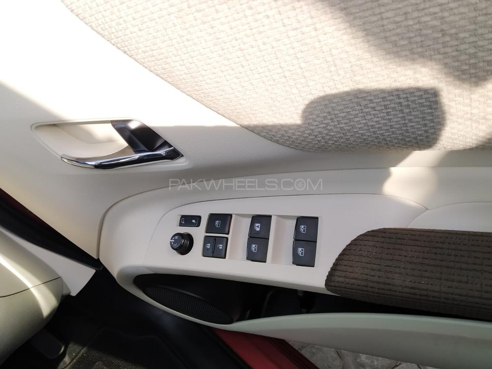 Toyota Sienta 2016 for Sale in Lahore Toyota Sienta 2016 for Sale in Lahore Image-10