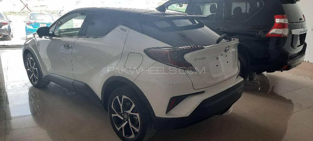 Toyota C-HR 2017 for Sale in Lahore Toyota C-HR 2017 for Sale in Lahore Image-4