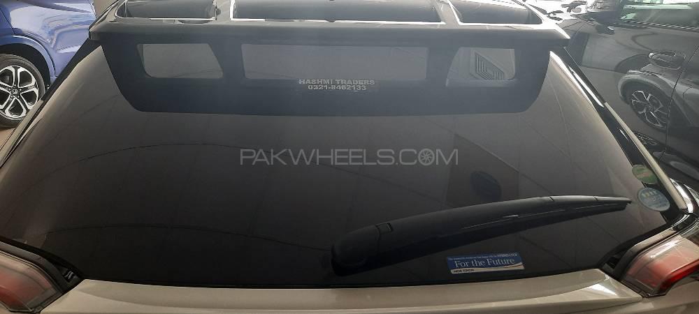 Toyota C-HR 2017 for Sale in Lahore Toyota C-HR 2017 for Sale in Lahore Image-6