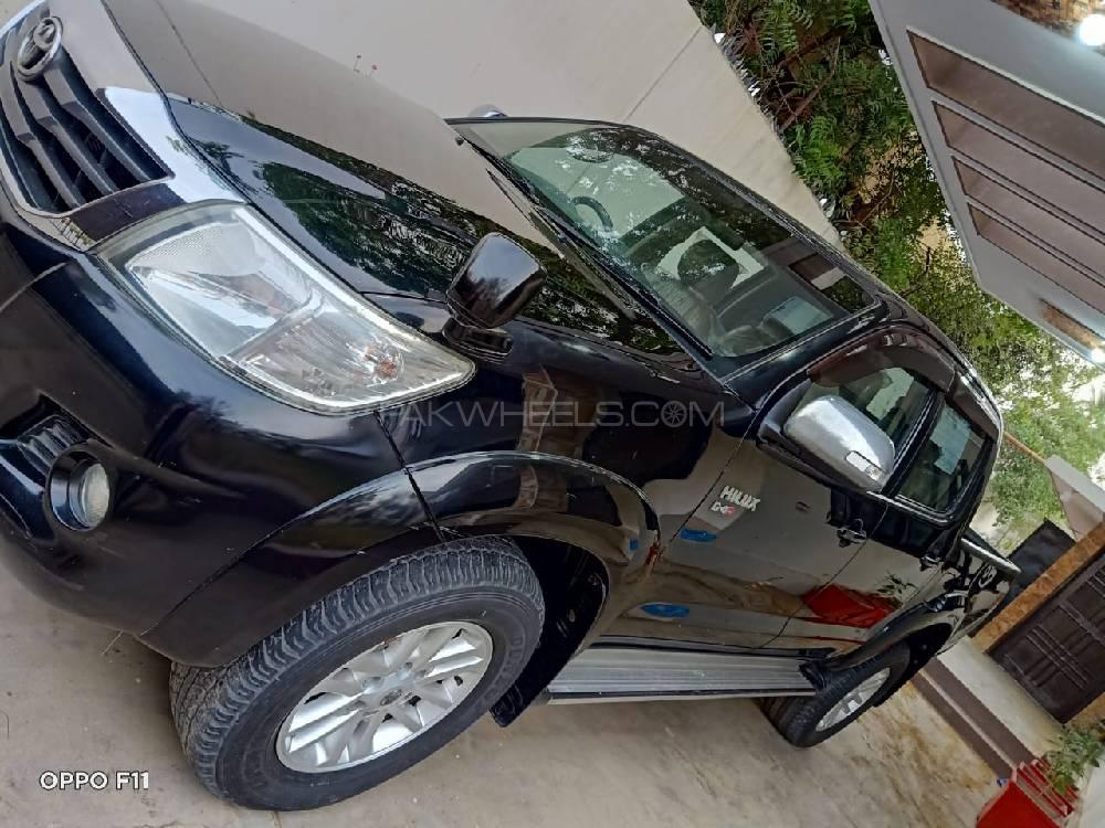 Toyota Hilux 2015 for Sale in Karachi Image-1