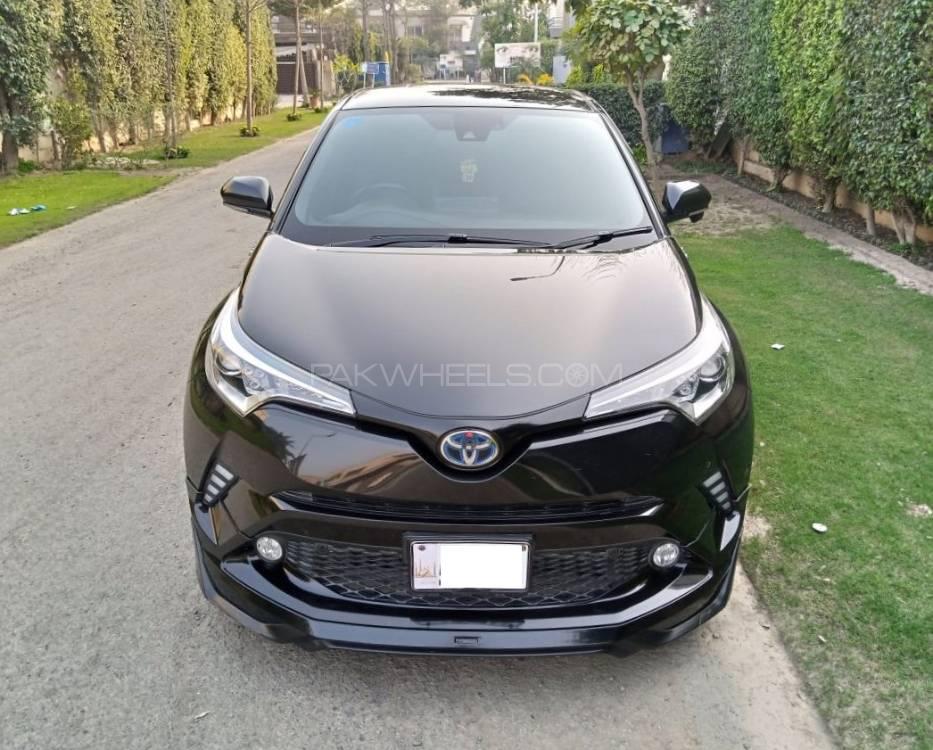 Toyota C-HR 2017 for Sale in Lahore Toyota C-HR 2017 for Sale in Lahore Image-3