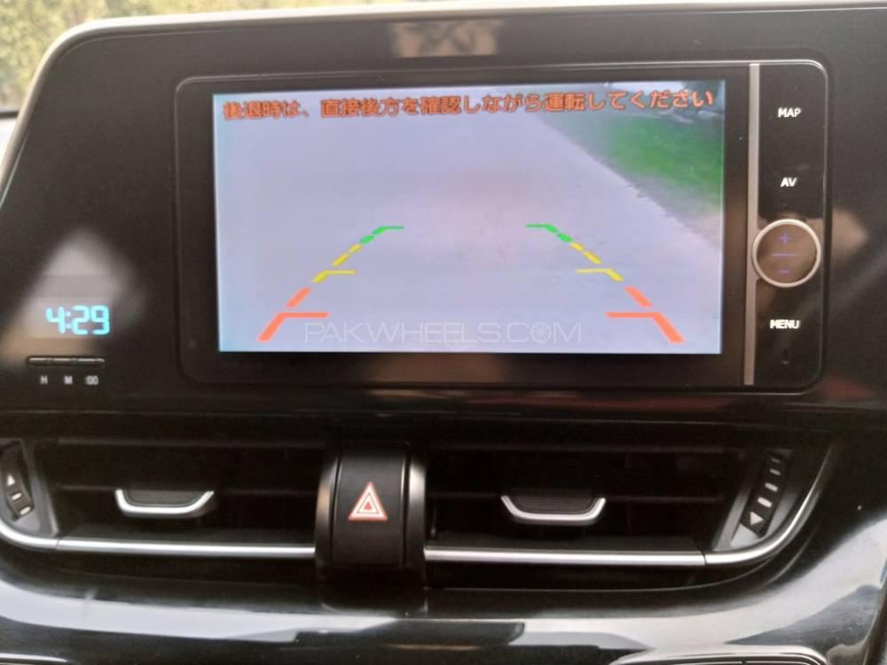 Toyota C-HR 2017 for Sale in Lahore Toyota C-HR 2017 for Sale in Lahore Image-8