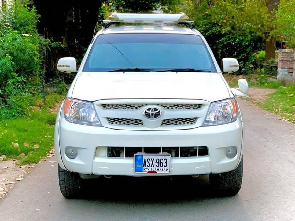 Toyota Hilux 2011 for Sale in Lahore Image-1