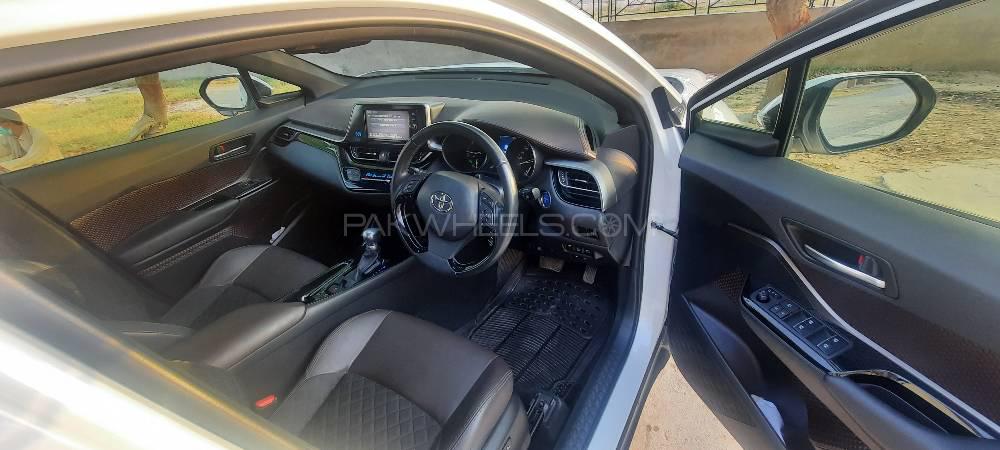 Toyota C-HR 2020 for Sale in Faisalabad Toyota C-HR 2020 for Sale in Faisalabad Image-8
