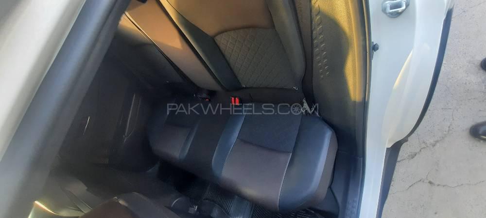 Toyota C-HR 2020 for Sale in Faisalabad Toyota C-HR 2020 for Sale in Faisalabad Image-19