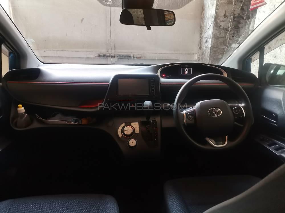 Toyota Sienta 2015 for Sale in Lahore Toyota Sienta 2015 for Sale in Lahore Image-8