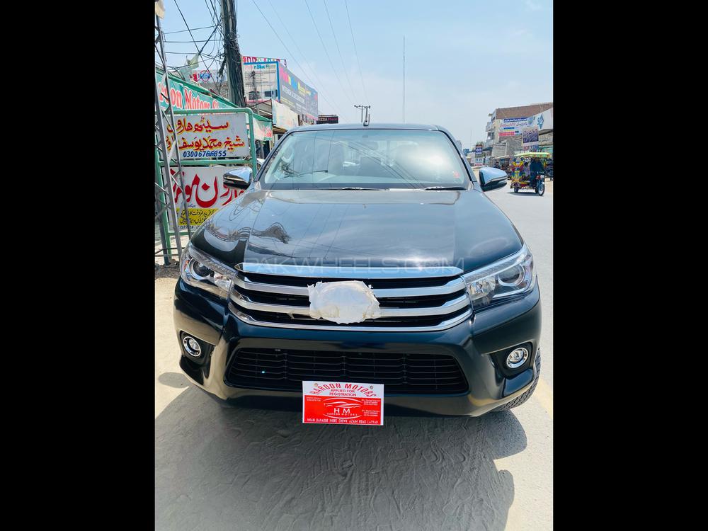 Toyota Hilux 2021 for Sale in Layyah Image-1