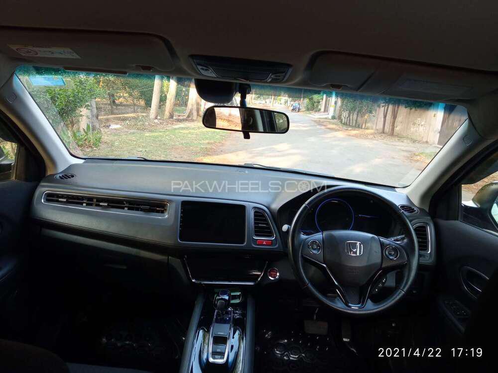 Honda Vezel 2014 for Sale in Lahore Honda Vezel 2014 for Sale in Lahore Image-12