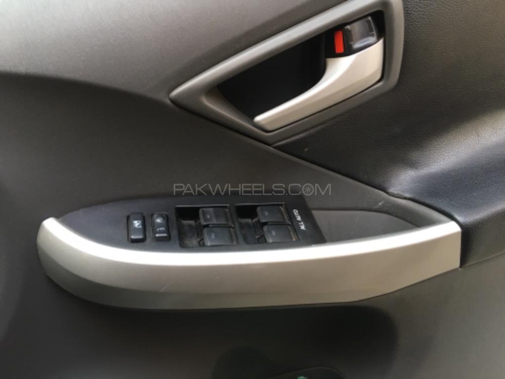 ٹویوٹا پریوس 2010 for Sale in لاہور ٹویوٹا پریوس 2010 for Sale in لاہور Image-9