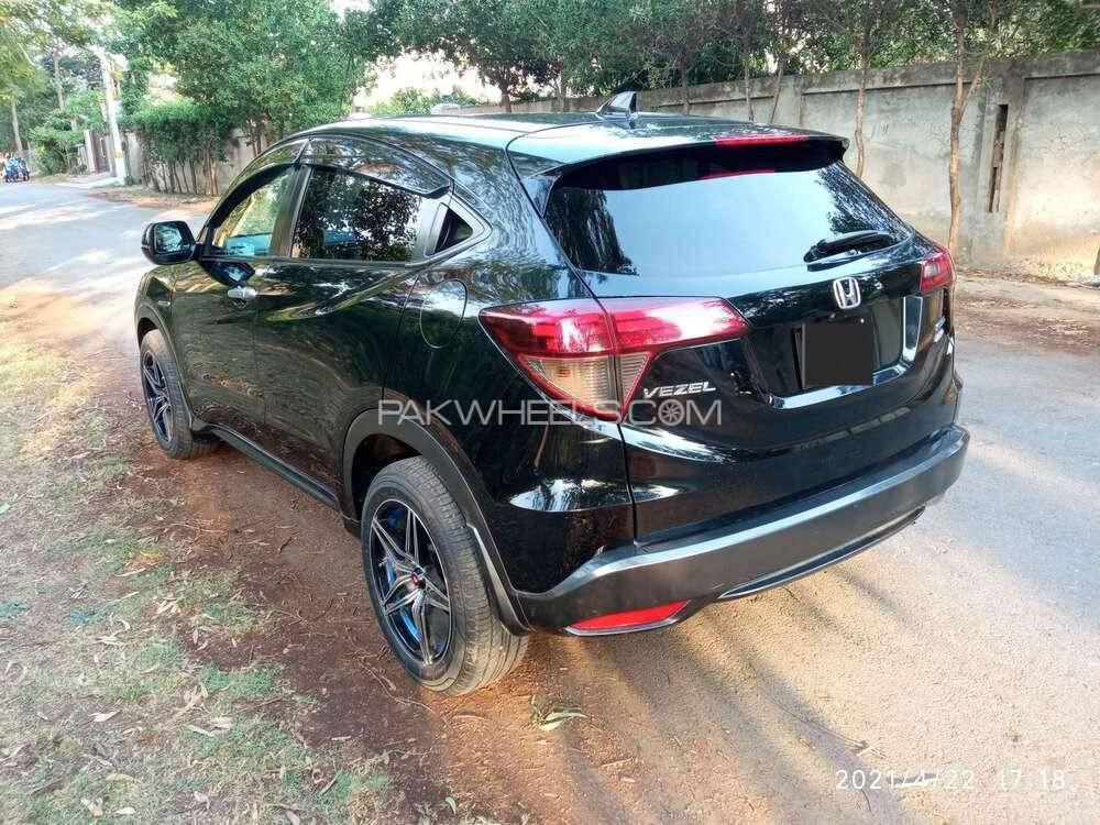 Honda Vezel 2014 for Sale in Lahore Honda Vezel 2014 for Sale in Lahore Image-4