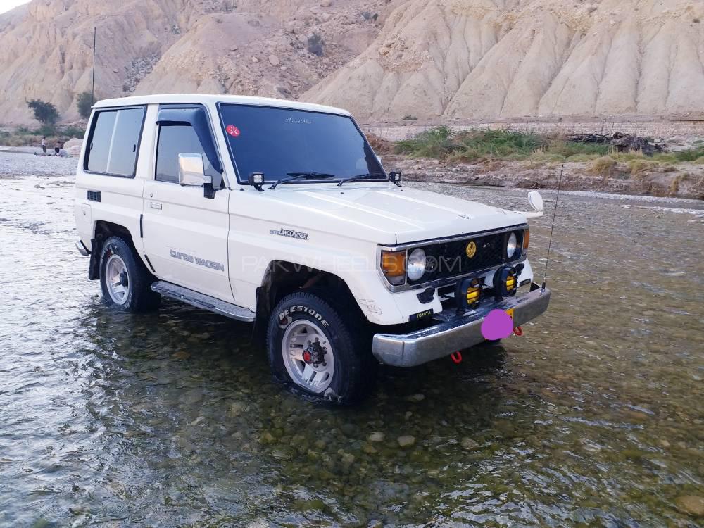 Toyota land cruiser lx