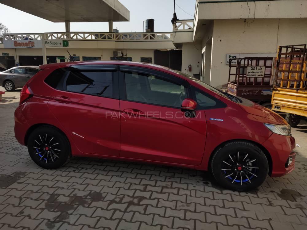 Honda Fit 2017 for Sale in Gujrat Image-1