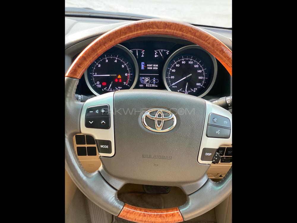 Toyota Land Cruiser 2013 for Sale in Lahore Toyota Land Cruiser 2013 for Sale in Lahore Image-10