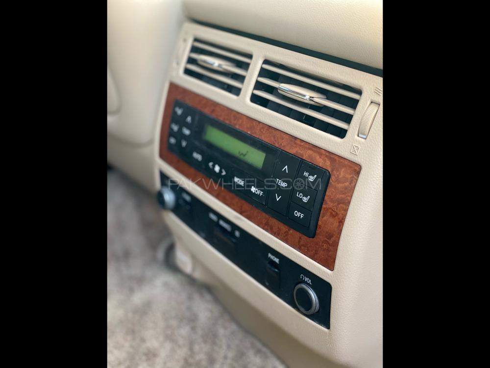 Toyota Land Cruiser 2013 for Sale in Lahore Toyota Land Cruiser 2013 for Sale in Lahore Image-12