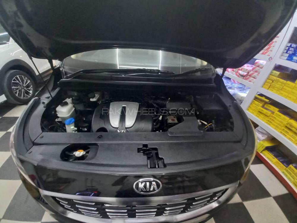 KIA Carnival 2019 for Sale in Islamabad Image-1