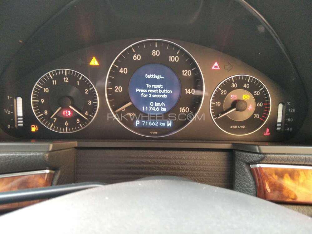 Mercedes Benz E Class 2004 for Sale in Islamabad Mercedes Benz E Class 2004 for Sale in Islamabad Image-9